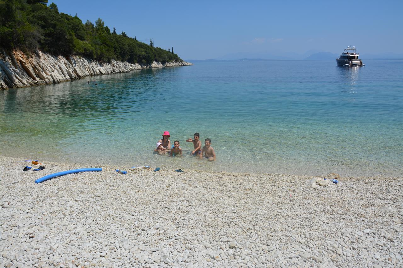 Aristotelis Apartments Frikes Dış mekan fotoğraf
